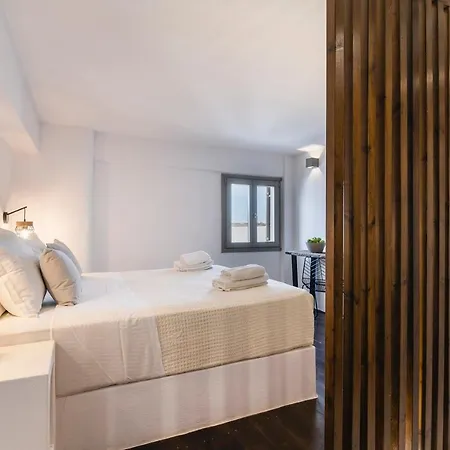 Hébergement de vacances Brand New Duplex In The Centre Of *
